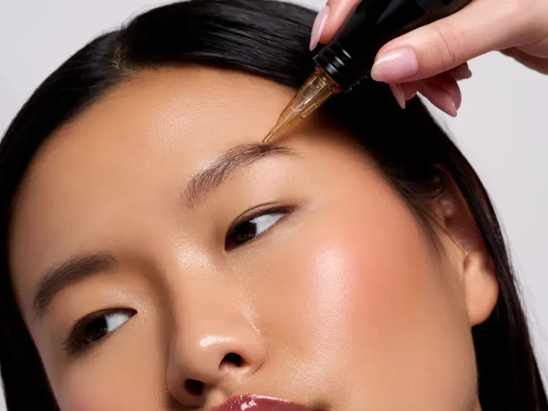 Technique de Browlift professionnel enseignée en formation AWABROWS