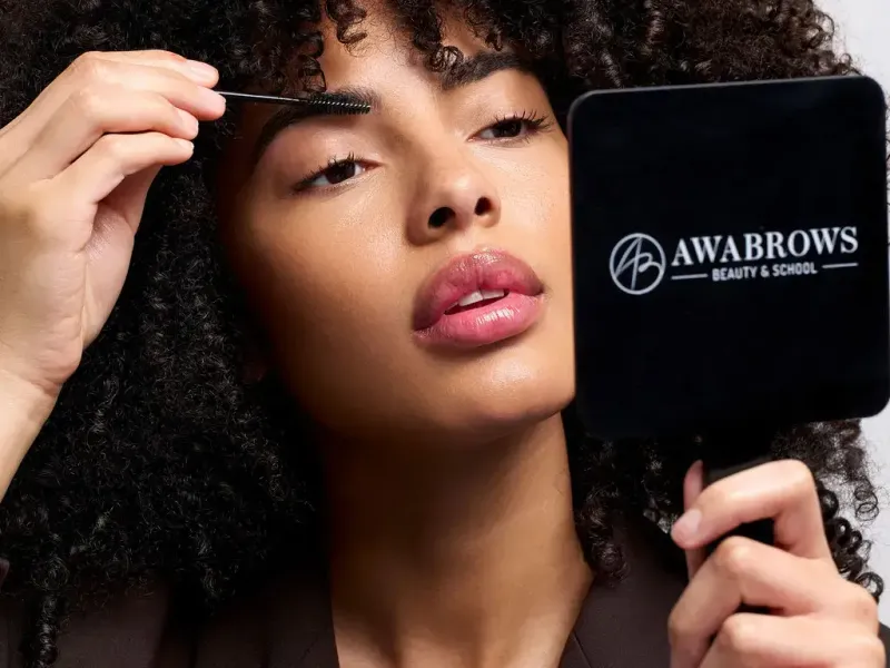 Maquillage semi-permanent des sourcils : Ombré, Micro Shading et Brazilian Touch